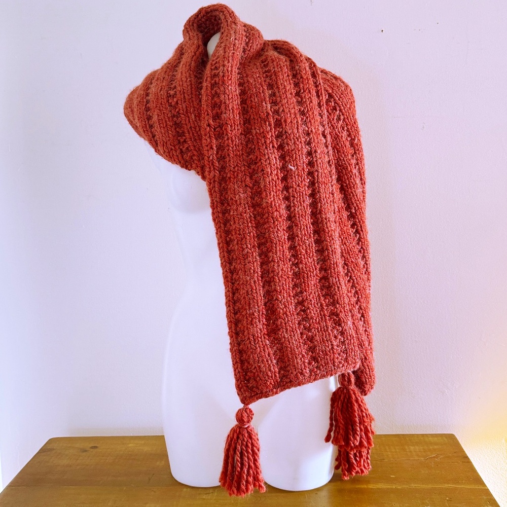 Extra-long, hand-knit scarf in alpaca-acrylic blend NWOT